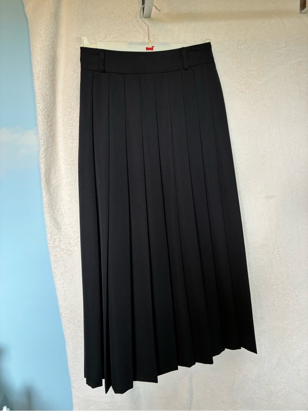 Mondi Vintage Black Pleated Midi Skirt -